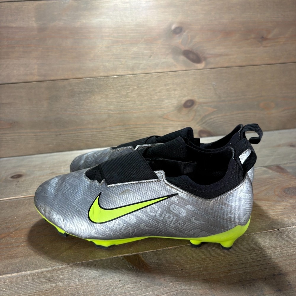 Nike Mercurial Vapor 15 Academy Boys size 3.5Y shoes Silver FG soccer cleats